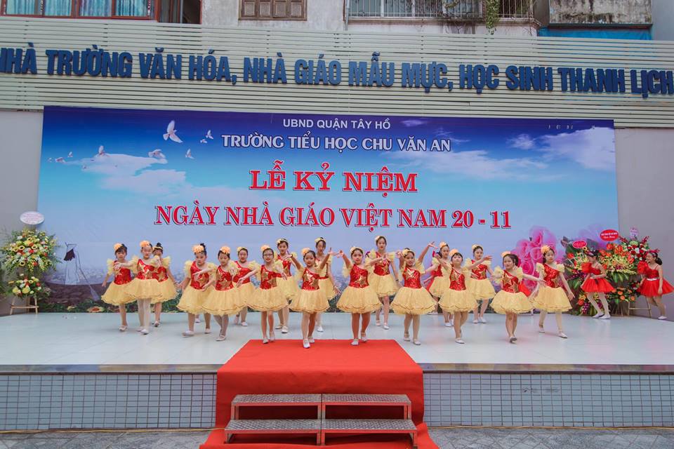 Chào mừng ngày 20-11 của Trường tiểu học Chu Văn An - Tây Hồ- Hà Nội