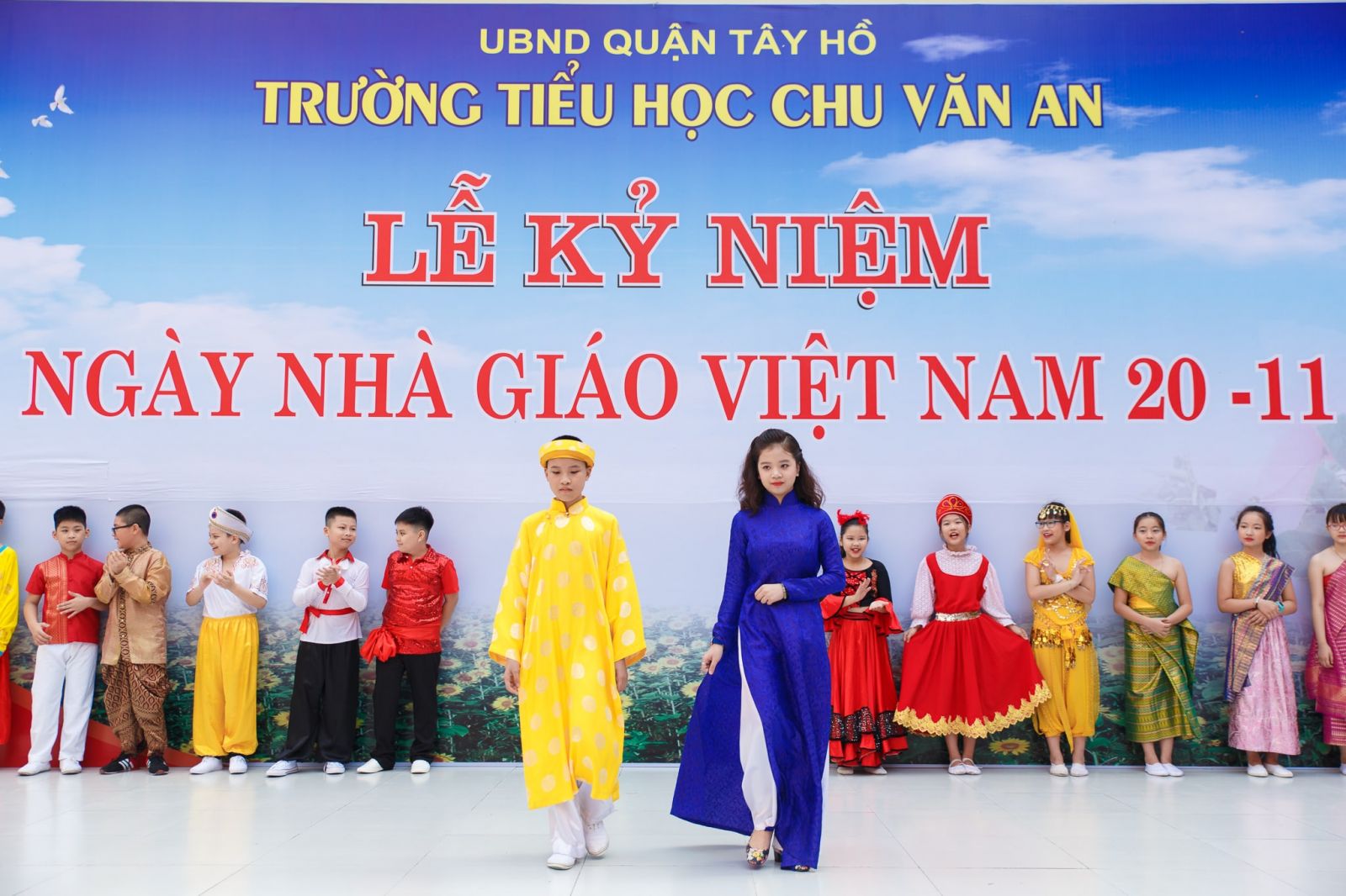Lễ kỷ niệm ngày 20-11 tại trường tiểu học Chu Văn An- Thụy Khuê- Tây Hồ- Hà Nội