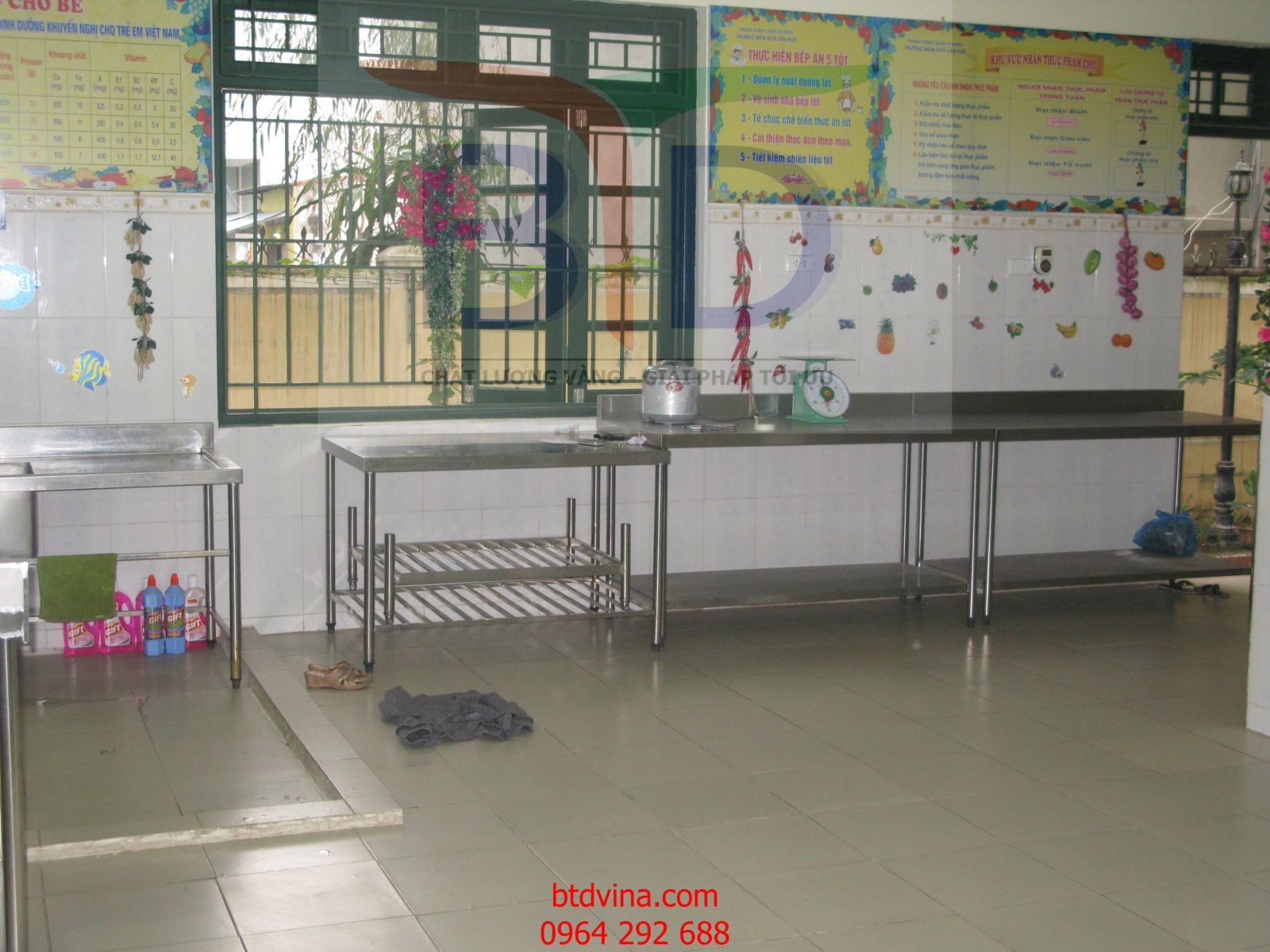 Bàn inox giá phẳng tại trường mầm non Văn Khê- Hà Đông- Hà Nội