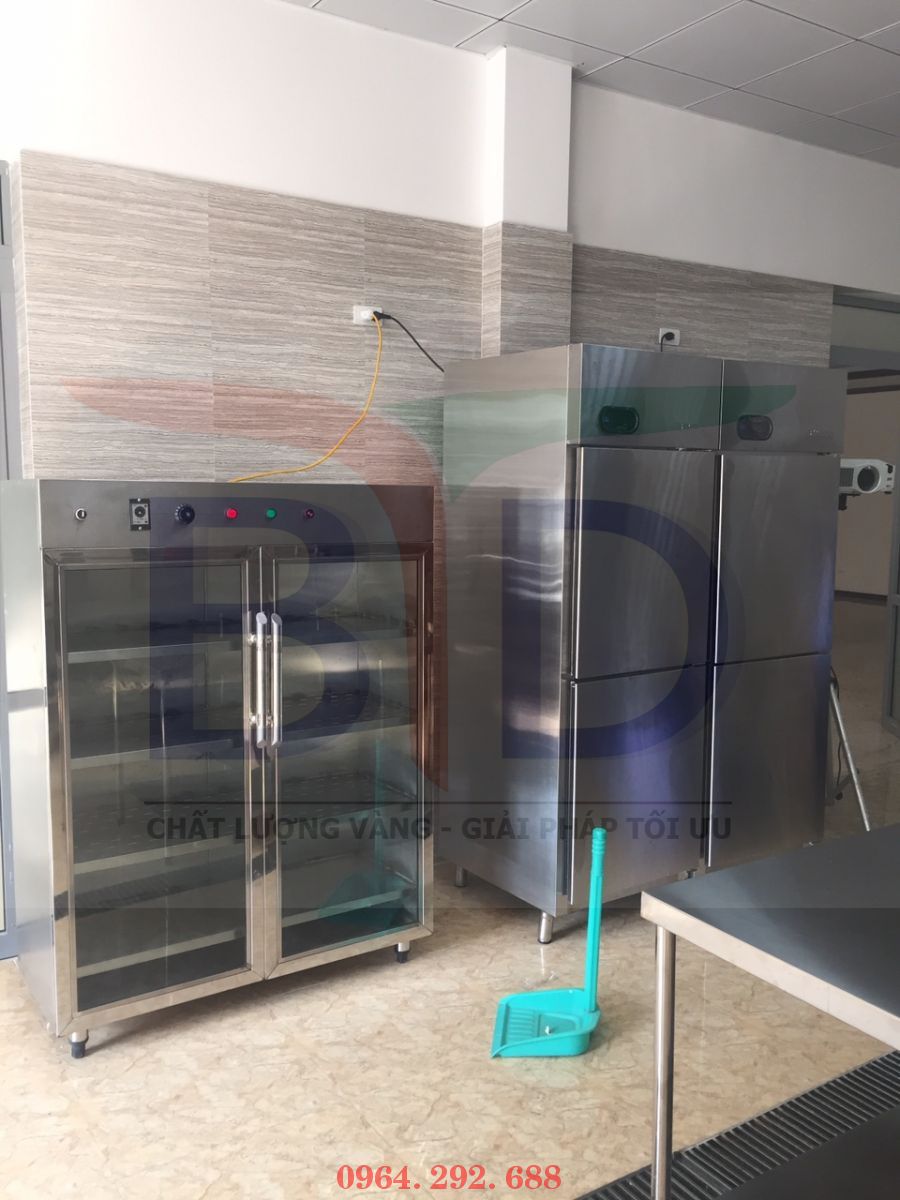 Tủ sấy bát đĩa tại khu bếp trường đào tạo cán bộ BIDV