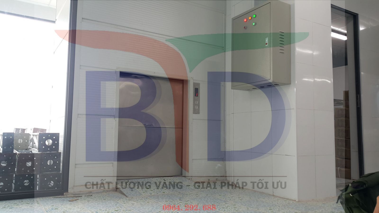 Thang tải thực phẩm 250 kg- 02 stops tại nhà máy Hanyang Digitech Vina- Phú Hà- Phú Thọ