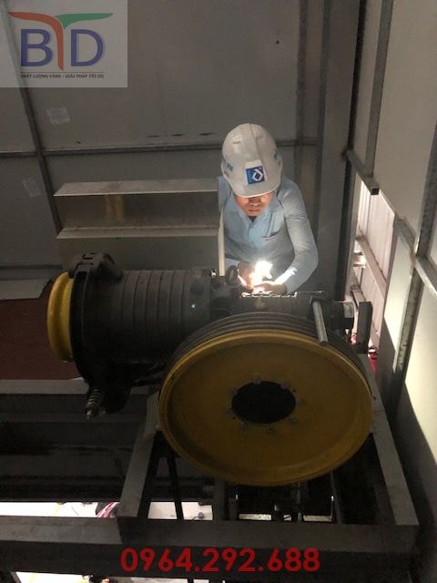 Kiểm định động cơ thang máy tải hàng 1000 kg- 02 stops tại kho xưởng MAY BẮC GIANG LNG