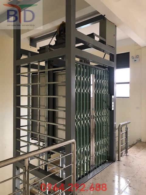 Vận hành thang máy chở tài liệu 300kg- 2 stops tại kho vật chứng công an Ba Vì- Hà Nội