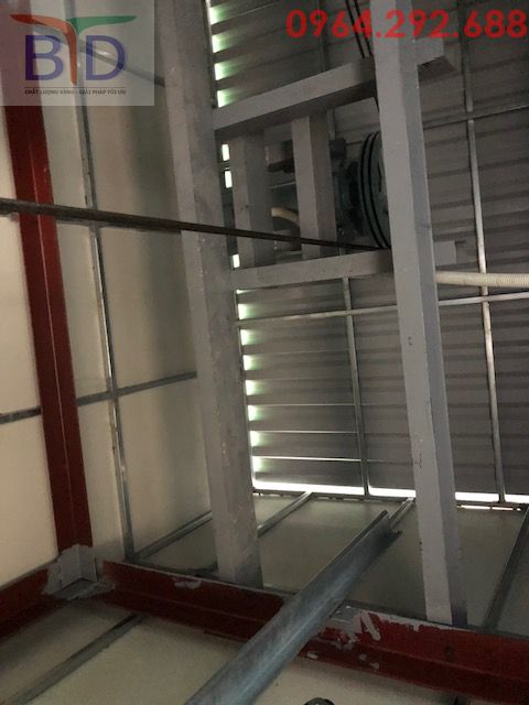 Dây cáp thang tải hàng 300 kg- 2 stops tại nhà máy tôn Hòa Phát