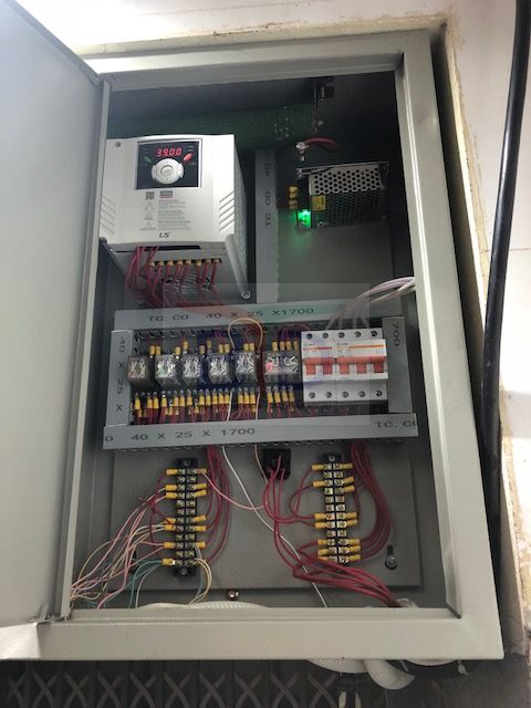 Lắp đặt tủ điện thang máy tải hàng 300kg tại tôn Hòa Phát