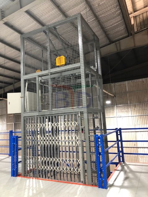 Lắp đặt thang máy tải hàng 500kg nhà máy dệt kim Đông Xuân