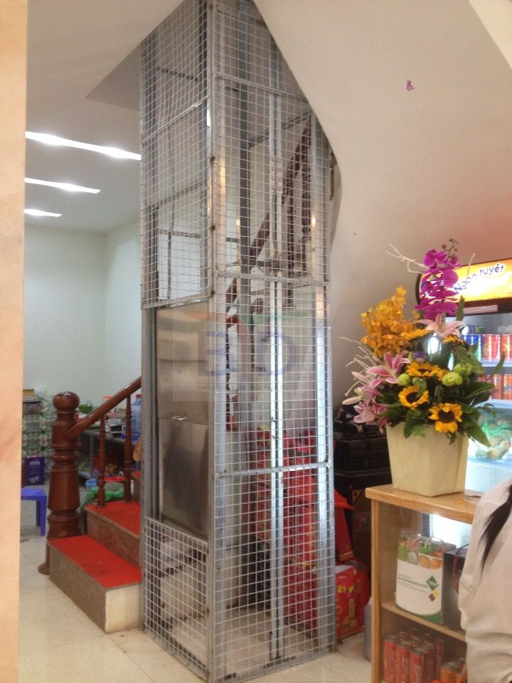 Dựng khung thang tời thực phẩm 150kg- 4 stops tại nhà hàng lầu dê- Phạm Văn Đồng- Bắc Từ Liêm- Hà Nội