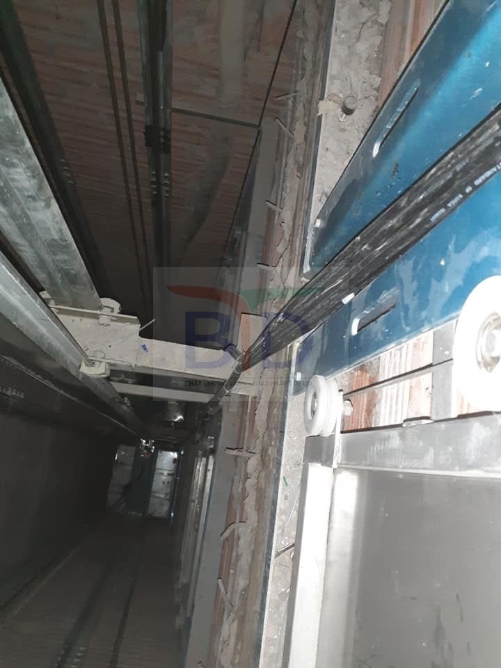 Kết cấu thang tời thực phẩm đôi 150kg- 3 stops tại nhà hàng Á Đông- Vĩnh Yên- Vĩnh Phúc