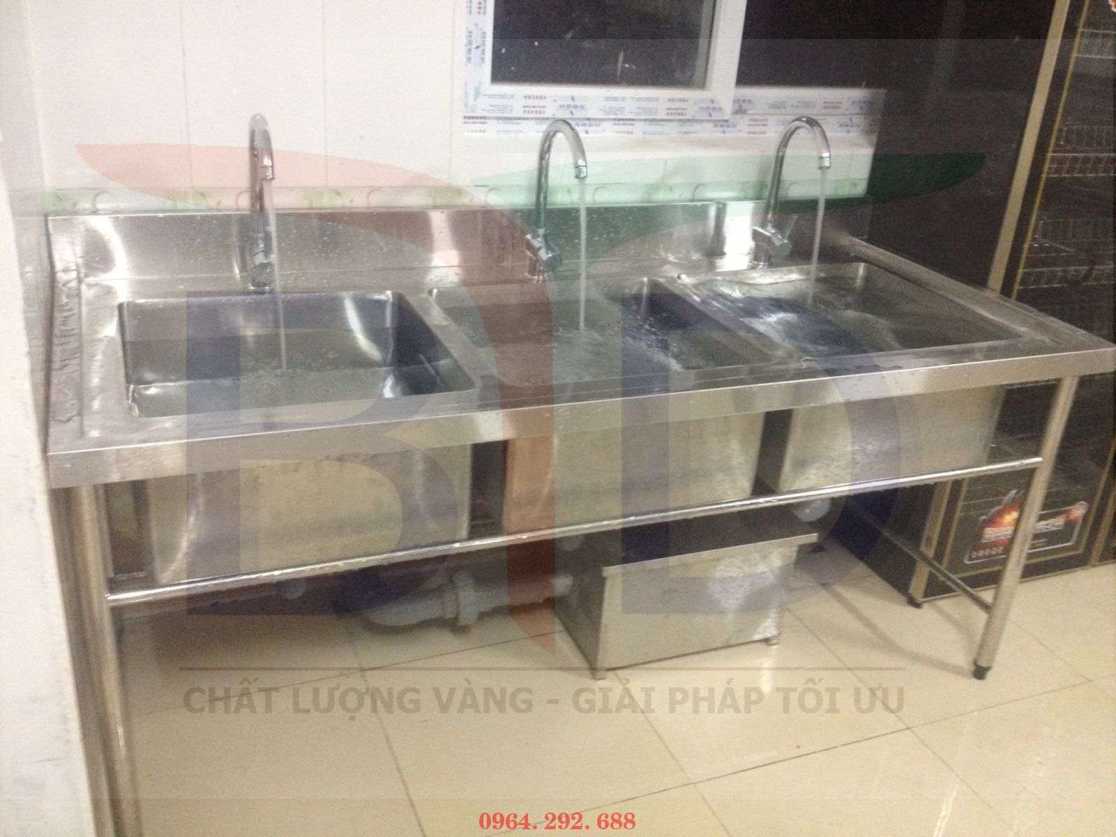 Hệ thống chậu rửa tại nhà hàng Tuần Châu- Hạ Long