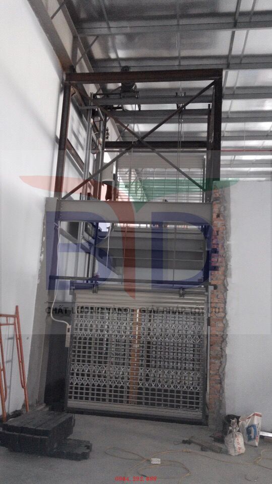 Lắp đặt thang máy tải hàng 2000kg uy tín tại Quảng Ninh