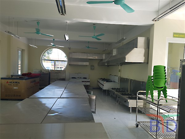 Hệ thống khu bếp inox công nghiệp trường học hệ mầm non 300 suất